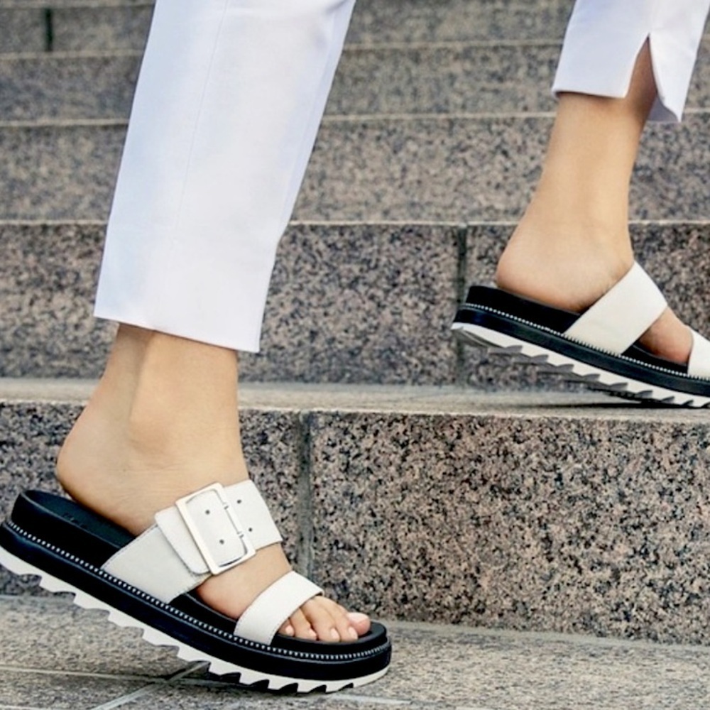 Sorel Roaming Big Buckle Slide Sandals Leather Size 10 White Black 90s Chunky - Picture 2 of 14